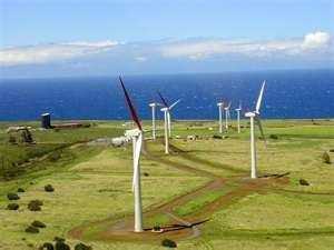 Oahu's Wind Towers Image Credit: http://www.renewablepowernews.com/