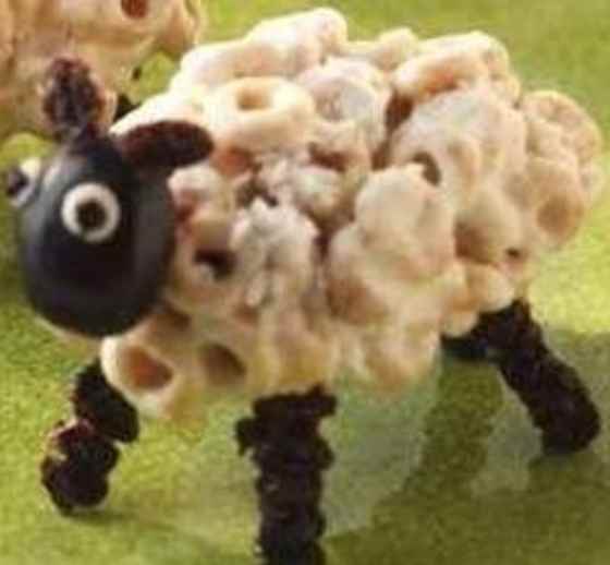 Idea and image credit: http://madhousefamilyreviews.blogspot.com/2011/04/great-kids-activity-fun-edible-food-art.html