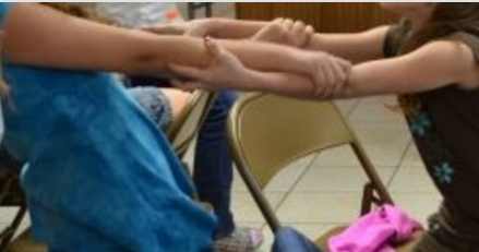 Demonstrating suspension bridge tension