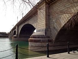 London Bridge reconstructed in Havasu City, Arizona