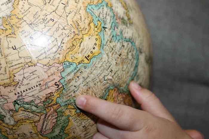 Locating China on a globe