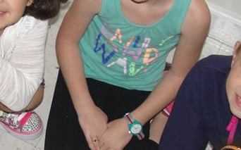 The Southern Confederates (girls) who have to give up at Vicksburg after they run out of food