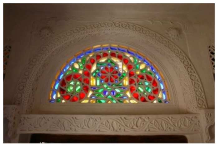 Up close view of a Yemeni window - Image credit: http://www.sbragnar.com/Yemen.htm