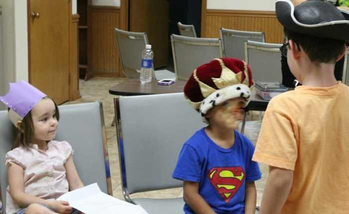 Columbus approaching King Ferdinand and Queen Isabella