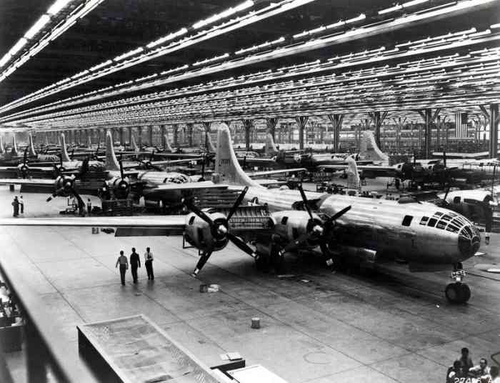 Boeing-Wichita B-29 Assembly Line - 1944