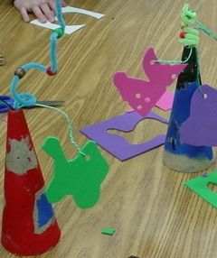 Image credit: http://dolvinartknight.blogspot.com/2012/01/calder-style-sculptures-3-ways.html