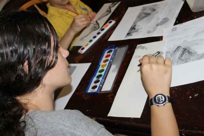 Painting traditional Chinese watercolor landscapes 