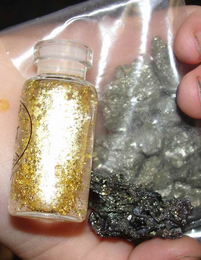 Gold vs. pyrite (fool's gold)