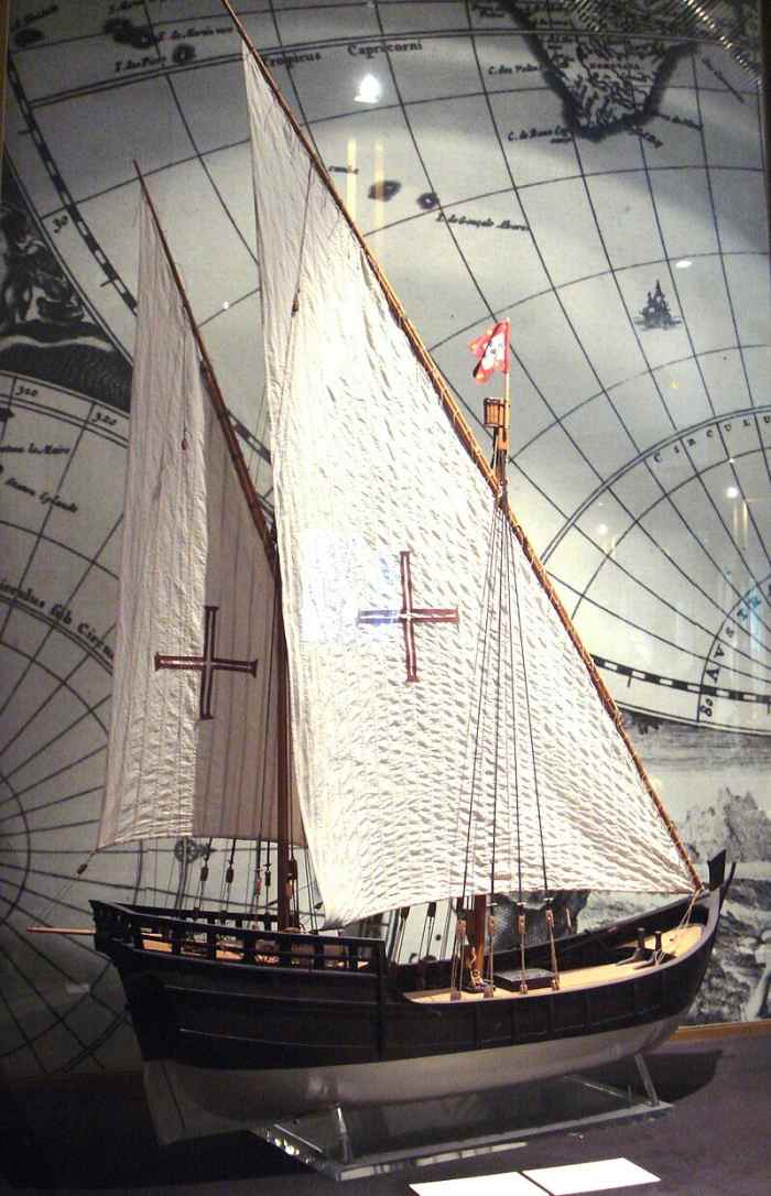 Model of a Portuguese caravel, found in the Musée national de la Marine