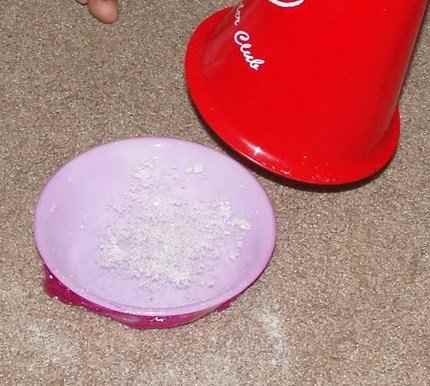 Making a model eardrum using plastic wrap