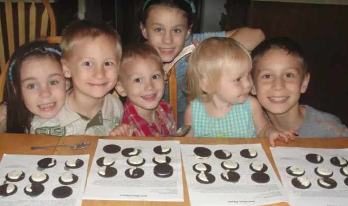 Creating phases of the moon using Oreo cookies was one of the activities we did this week during our Science Morning Basket & Activities time.