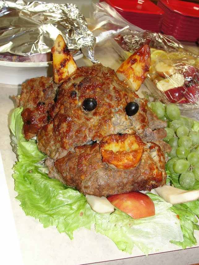 Attempt #2 at a meatloaf-version of a "boar's head"